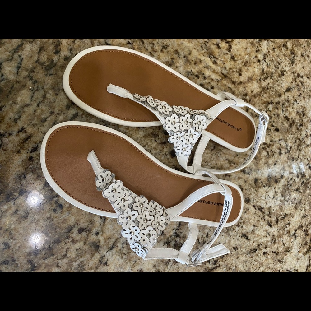 Girls Kidpik size 4 Sandals